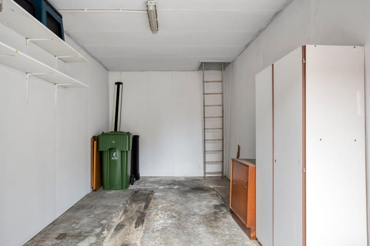 Photo 31 of Julianastraat 12