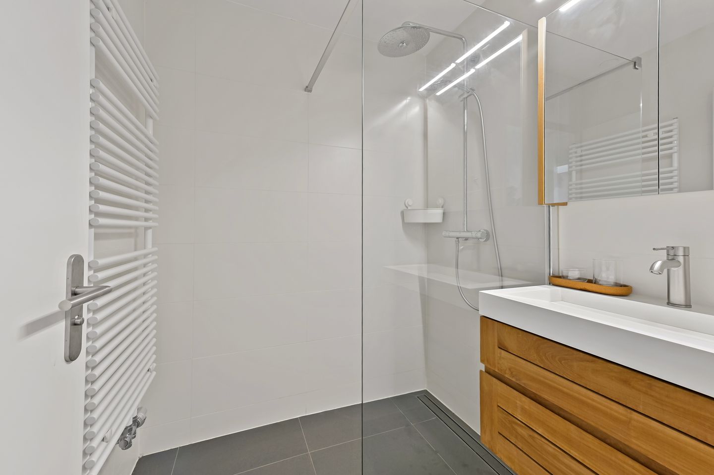 Foto 14 van Gevers Deynootweg 1114