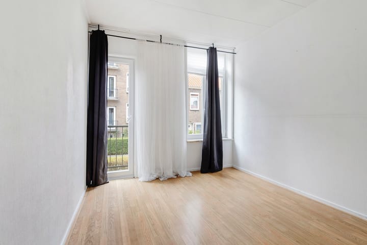 Photo 20 of Johan de Meesterstraat 10-A