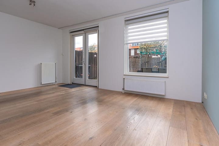 Photo 3 of Huijgensstraat 71