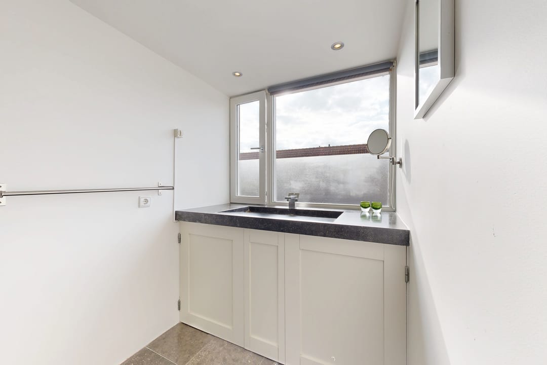 Foto 38 van Lijnbaanstraat 32