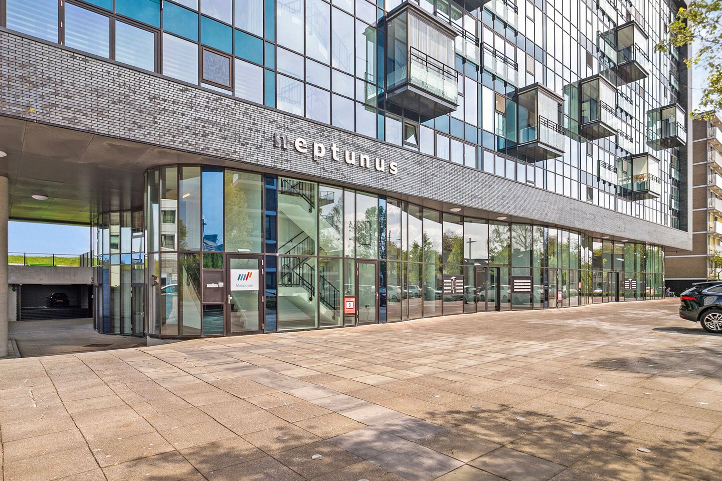 Foto 4 van Waterfront 320