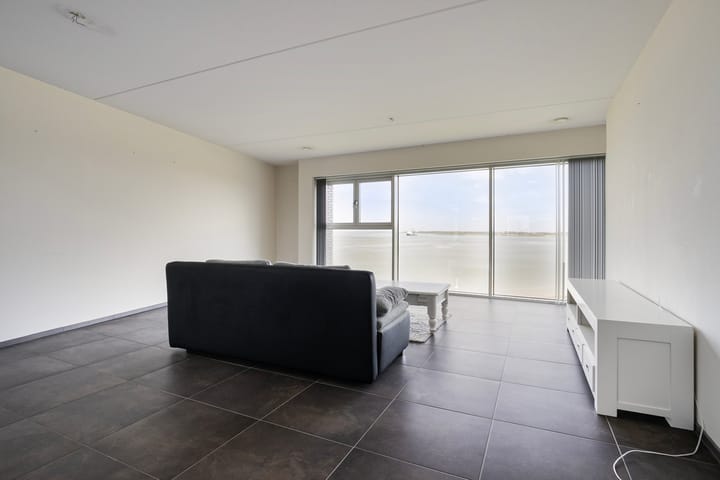 Foto 9 van Waterfront 320