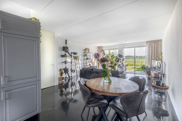 Foto 14 van Van Mieropstraat 23