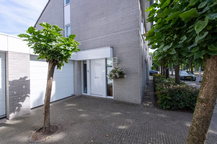 Foto 2 van Genemuidenstraat 11