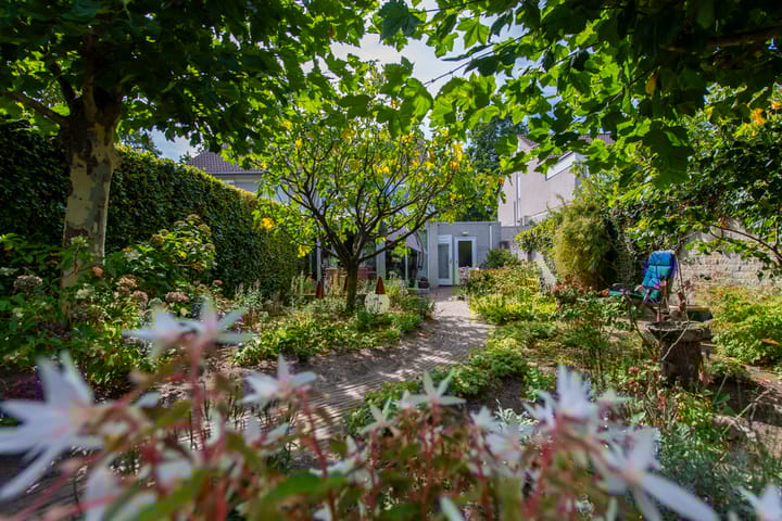 Foto 39 van Genemuidenstraat 11