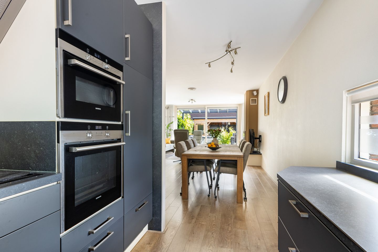 Photo 25 of Oranje Nassaulaan 43