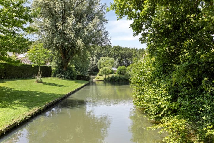 Foto 37 van Leliestraat 10