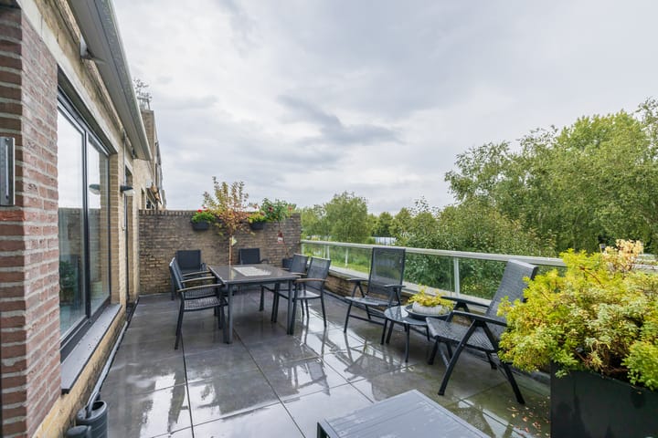 Foto 34 van Reviuslaan 76