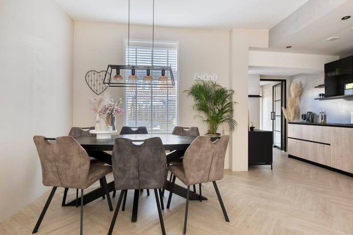 Photo 12 of Albertine Agnesstraat 19