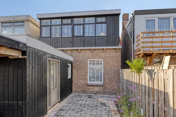 Photo 30 of Albertine Agnesstraat 19