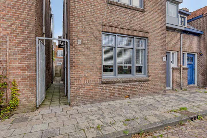 Photo 31 of Albertine Agnesstraat 19