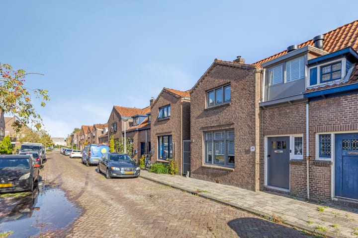 Photo 32 of Albertine Agnesstraat 19