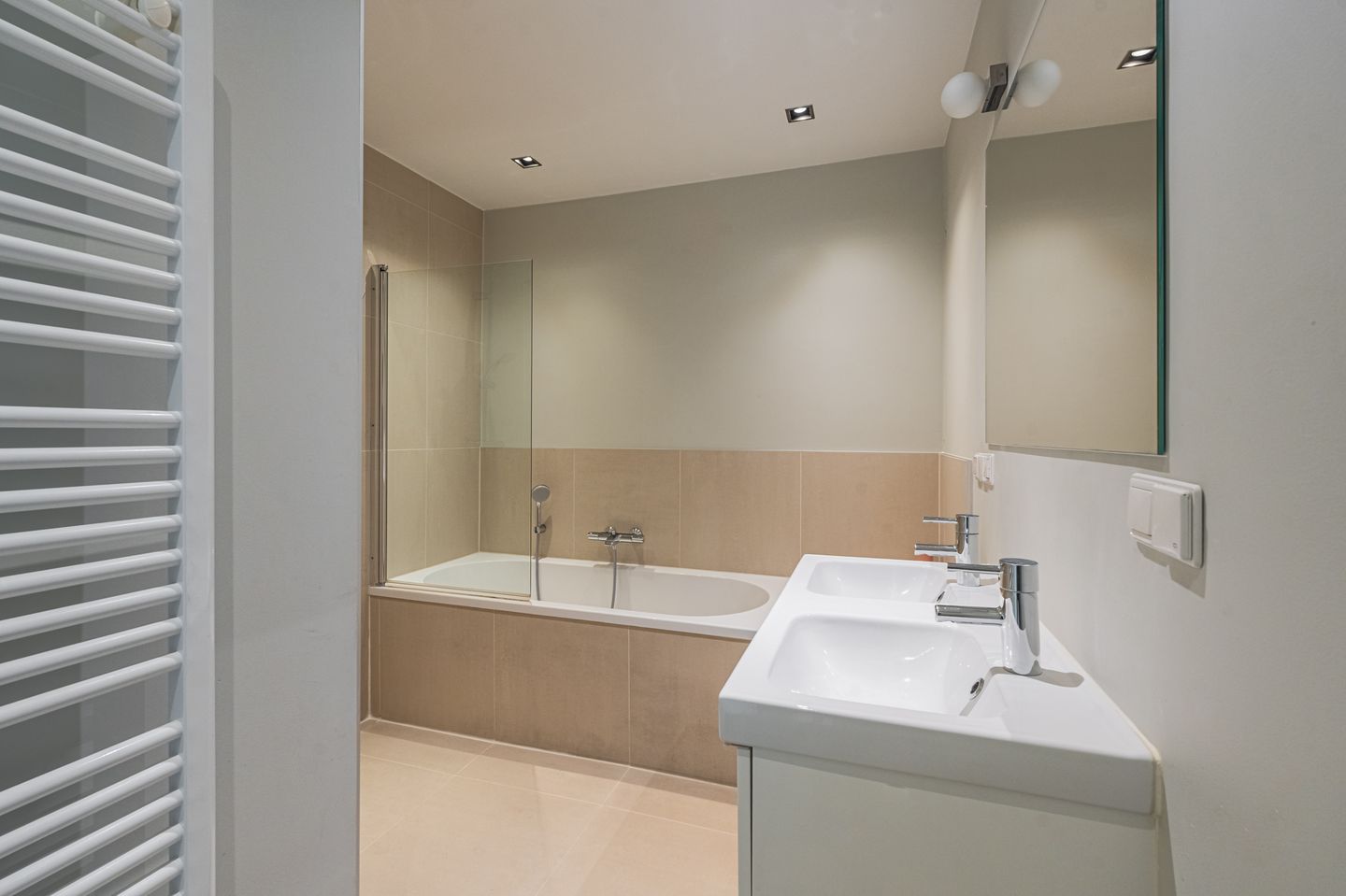 Photo 14 of Vrolikstraat 268-1