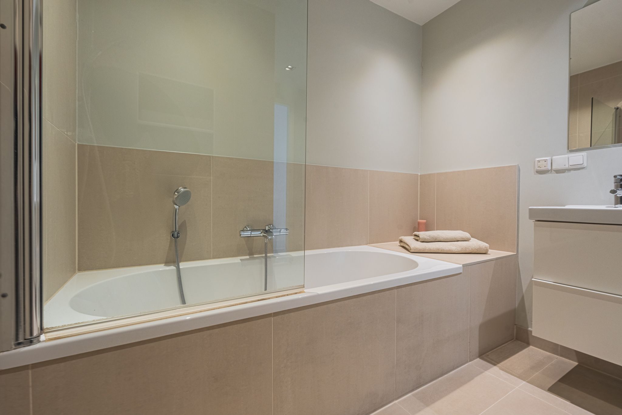 Photo 15 of Vrolikstraat 268-1