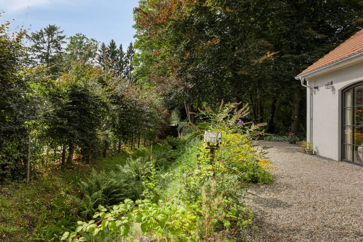 Photo 37 of Hoenderloseweg 145