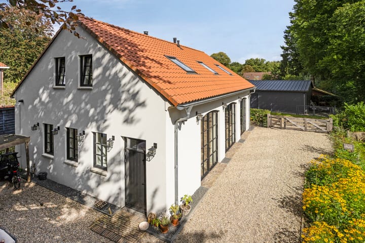 Photo 35 of Hoenderloseweg 145