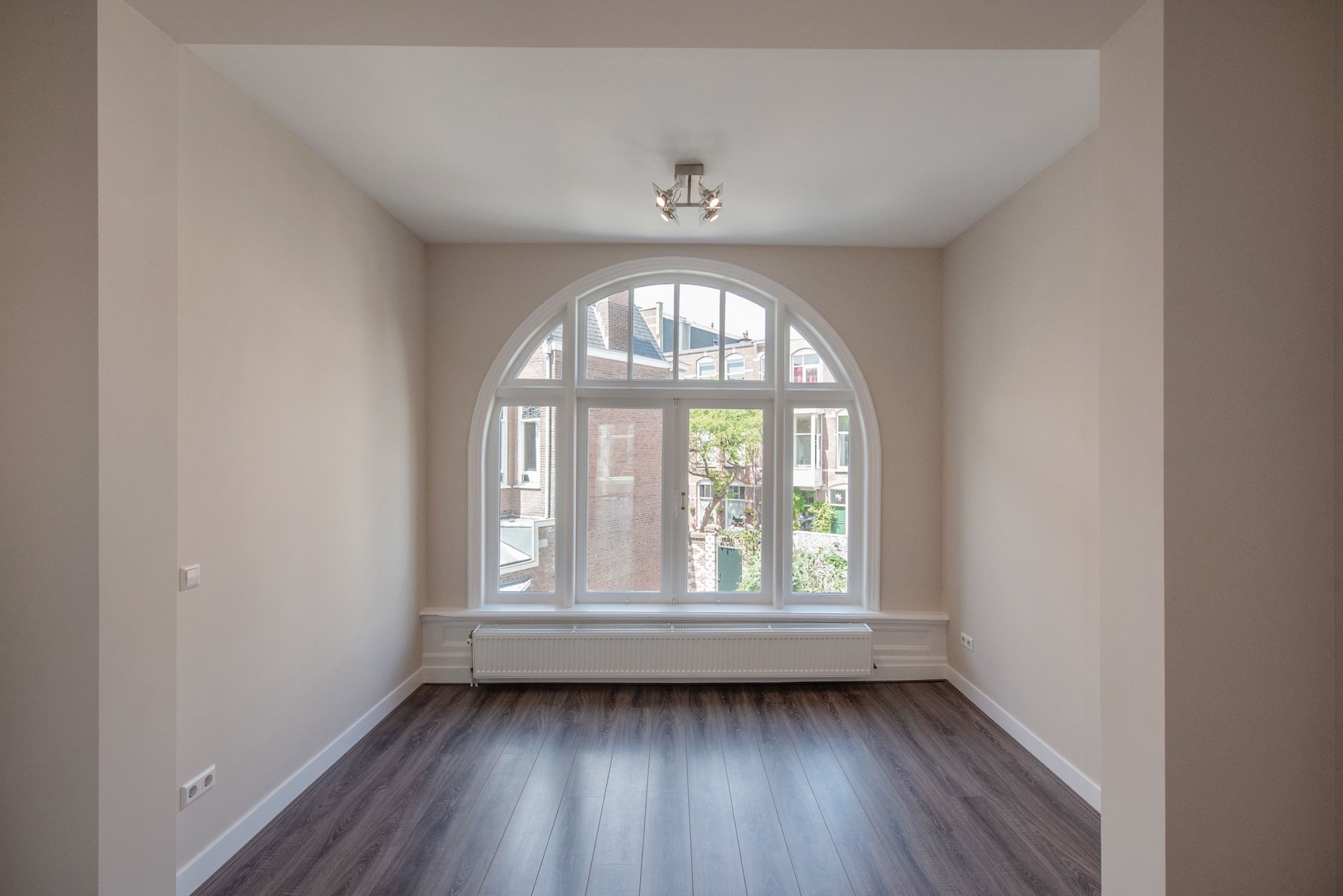 Photo 15 of Valkenboslaan 33-A