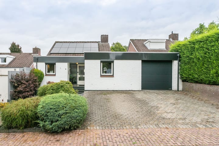 Foto 2 van Margrietstraat 4