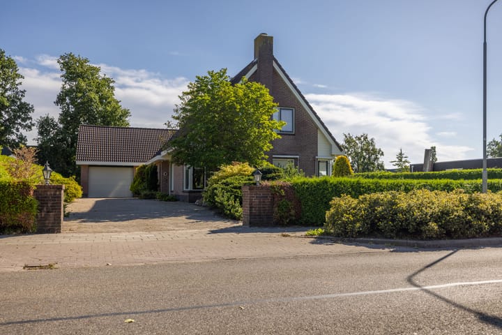 Photo 6 of Lutjegasterweg 26