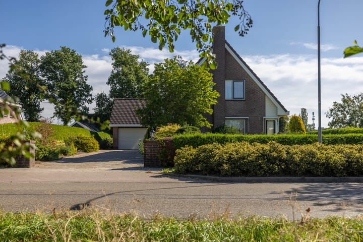 Photo 7 of Lutjegasterweg 26