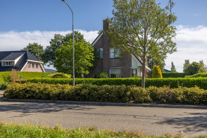 Photo 8 of Lutjegasterweg 26