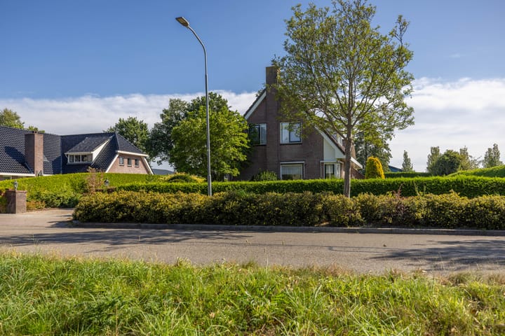 Photo 9 of Lutjegasterweg 26