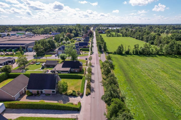 Photo 11 of Lutjegasterweg 26