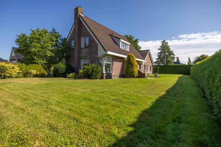 Photo 13 of Lutjegasterweg 26