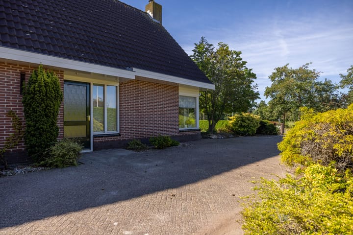 Photo 17 of Lutjegasterweg 26