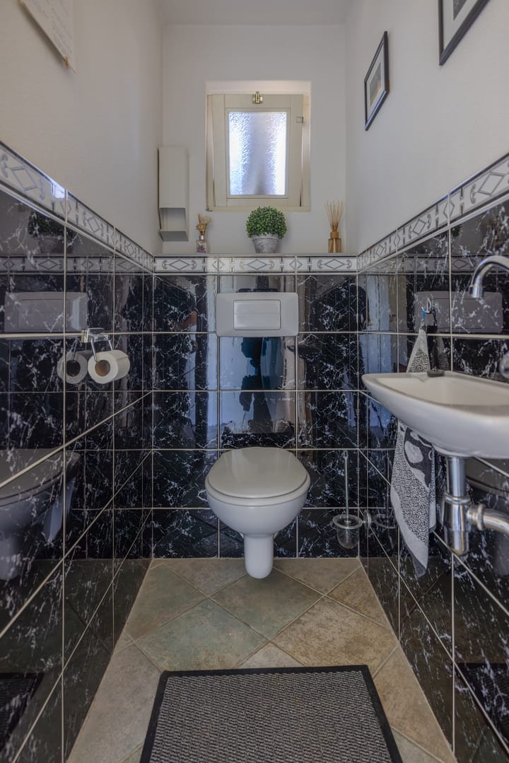 Photo 20 of Lutjegasterweg 26