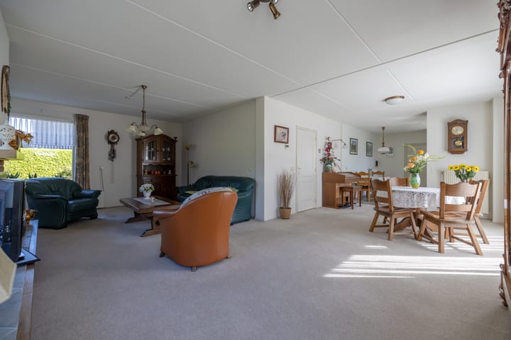 Photo 25 of Lutjegasterweg 26