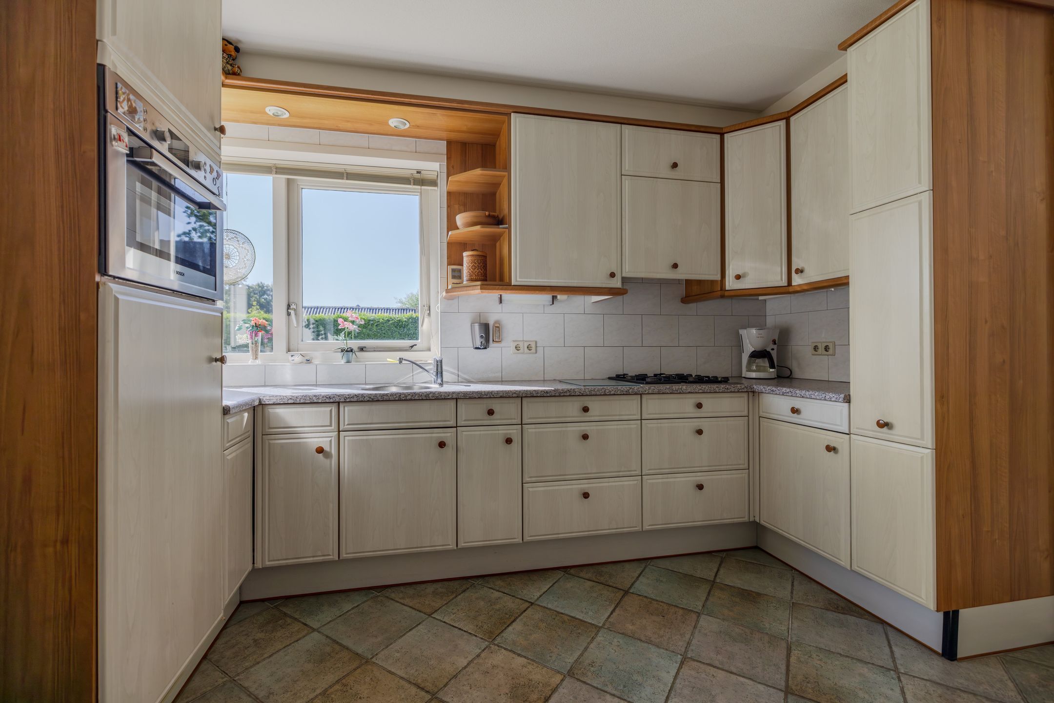 Foto 36 van Lutjegasterweg 26