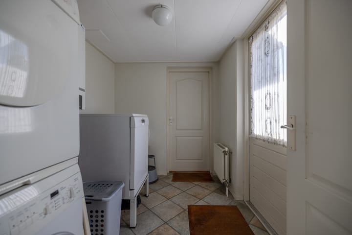 Photo 37 of Lutjegasterweg 26