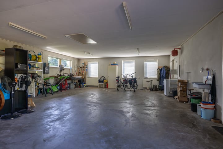 Photo 40 of Lutjegasterweg 26