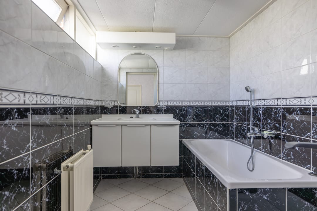 Foto 43 van Lutjegasterweg 26