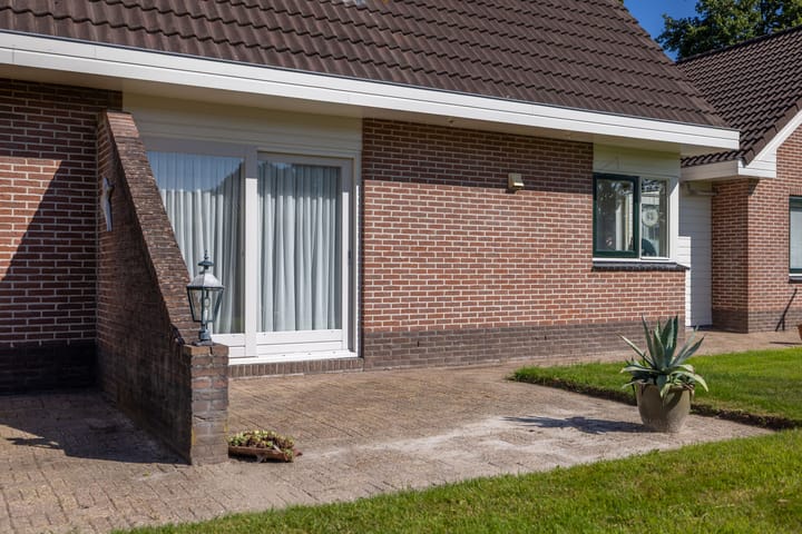 Photo 61 of Lutjegasterweg 26