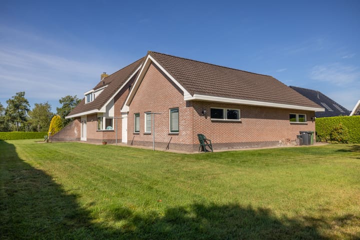 Photo 63 of Lutjegasterweg 26