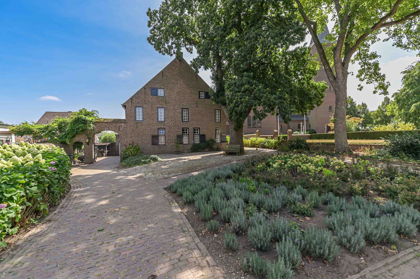 Foto 44 van Dorpstraat 10