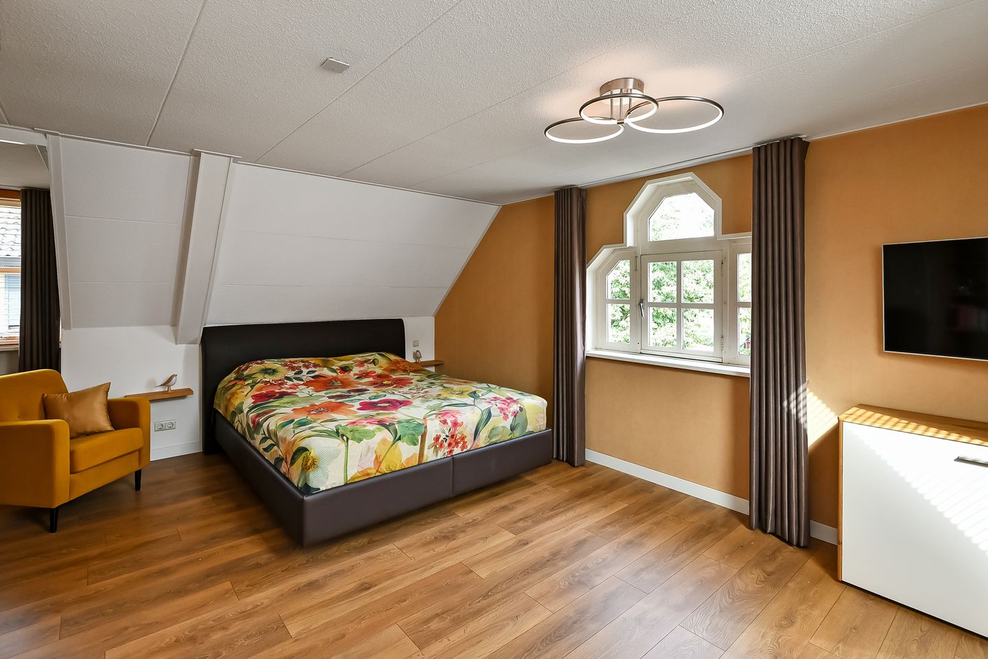 Foto 34 van Valburgseweg 85