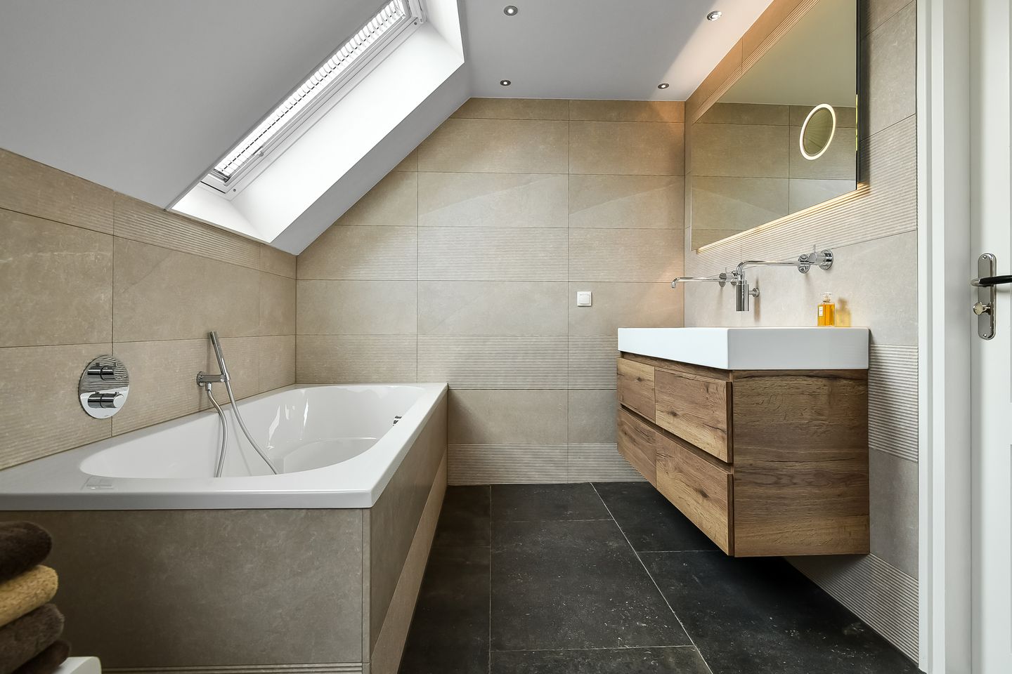 Foto 40 van Valburgseweg 85