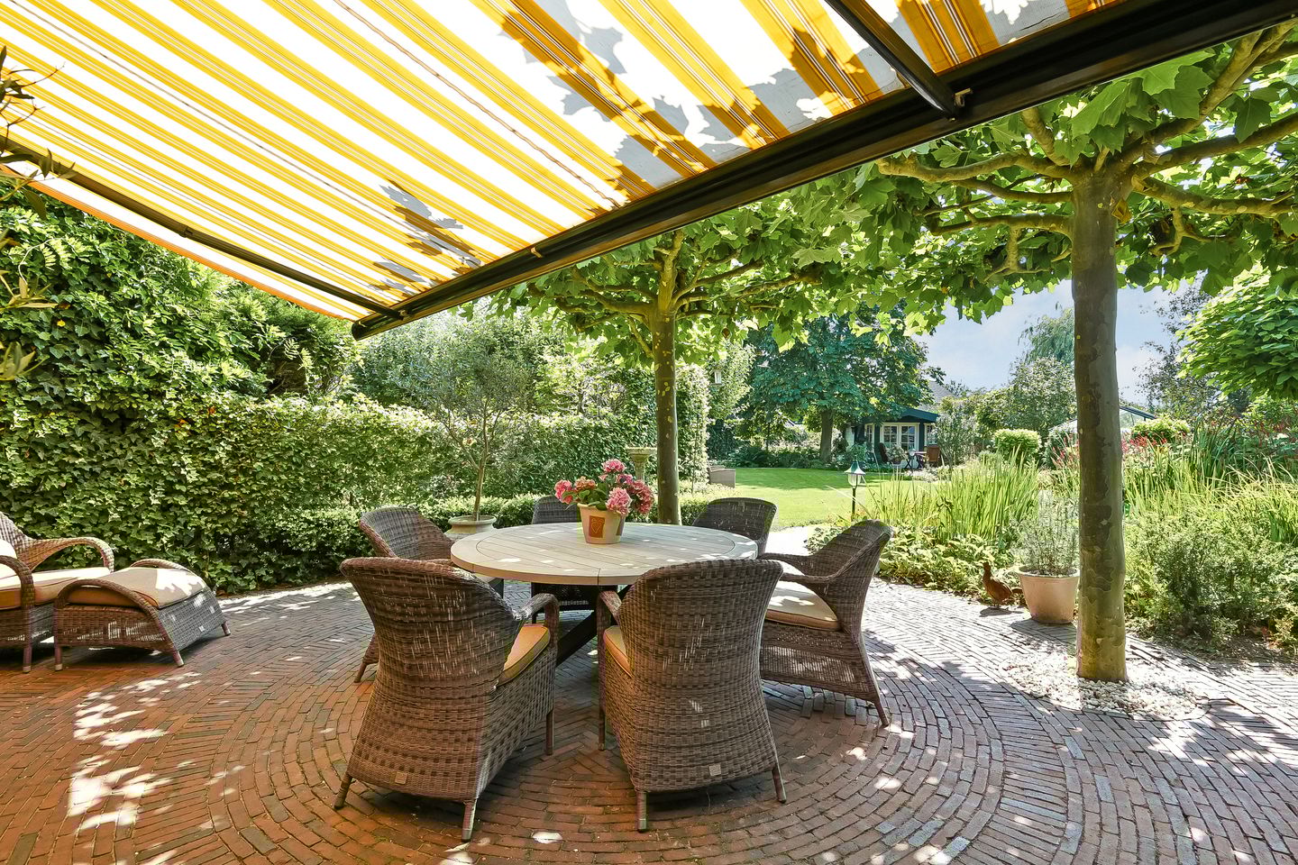 Foto 65 van Valburgseweg 85