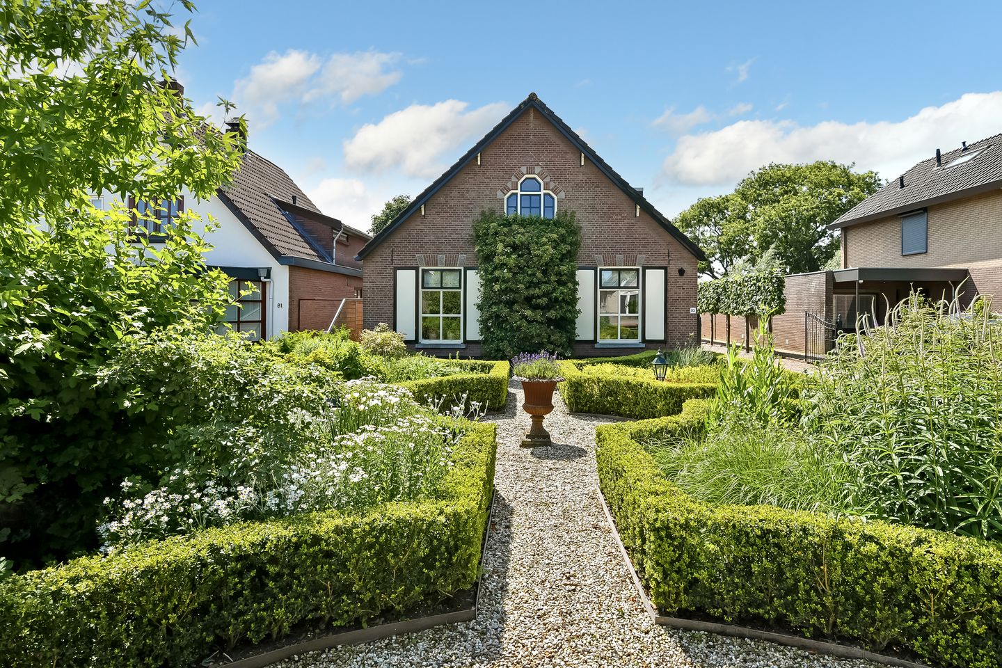 Foto 85 van Valburgseweg 85