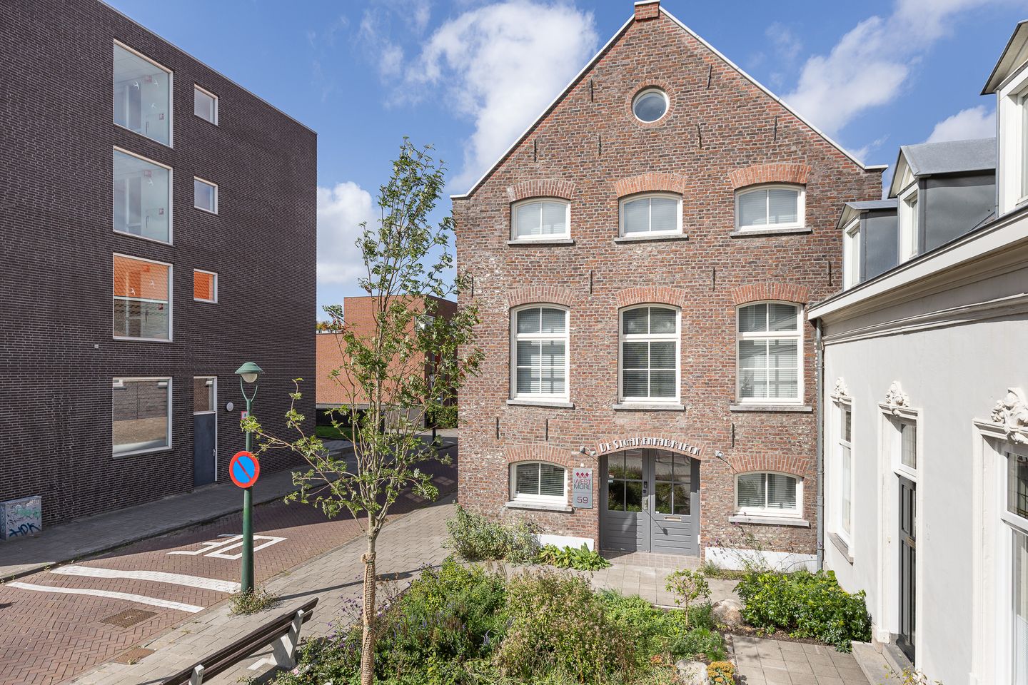 Bekijk foto 1 van Lakerstraat 59