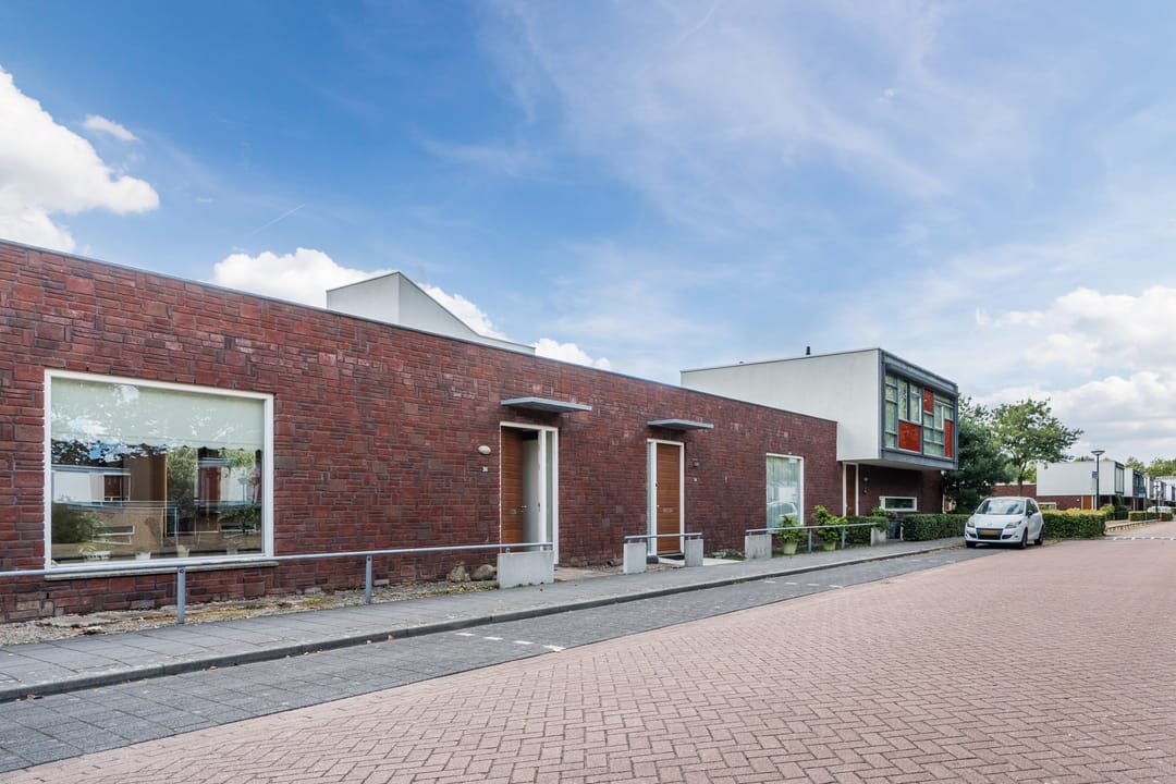 Photo 1 of Wethouder van den Eijndenstraat 36