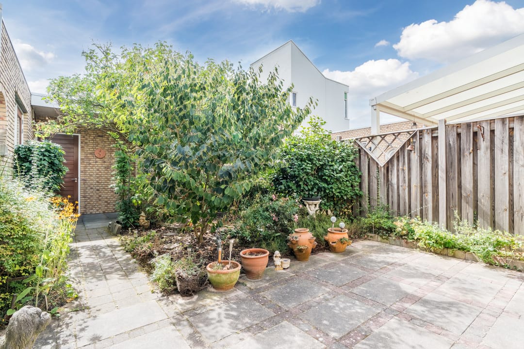 Photo 2 of Wethouder van den Eijndenstraat 36