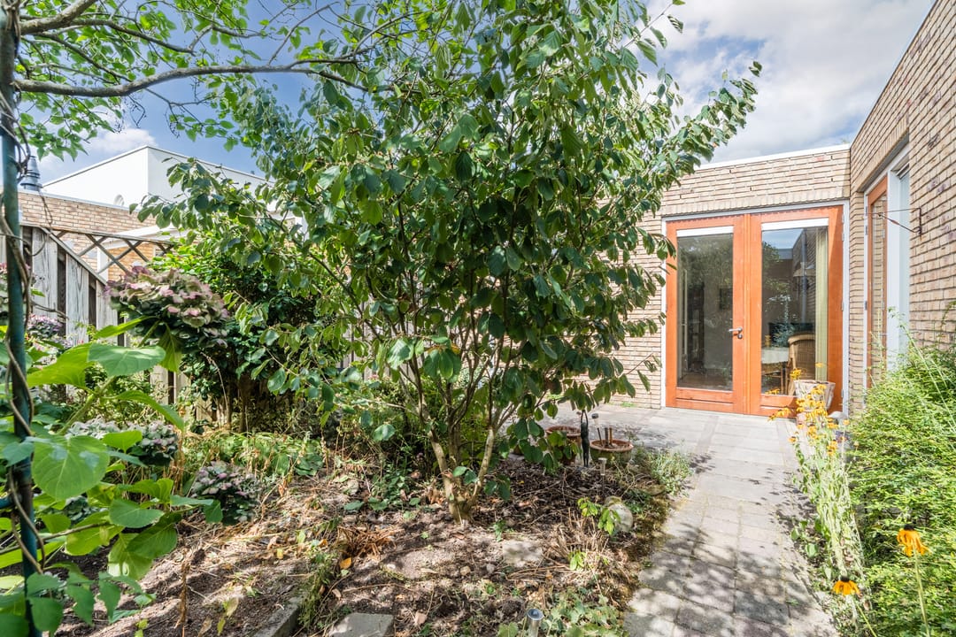 Photo 23 of Wethouder van den Eijndenstraat 36