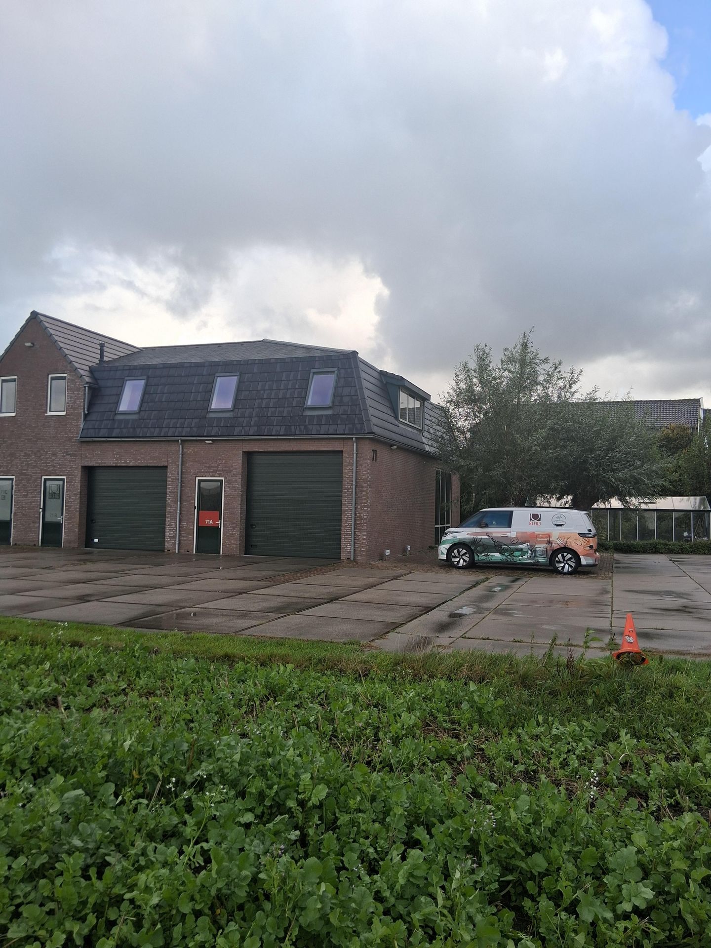 View photo 2 of Hoofdweg 71-A