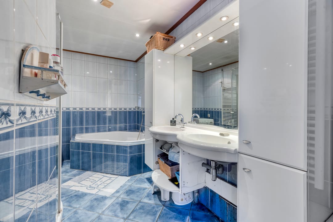 Photo 16 of Vrouwemadestraat 69