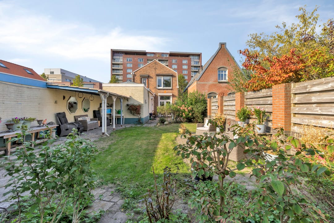 Photo 32 of Vrouwemadestraat 69